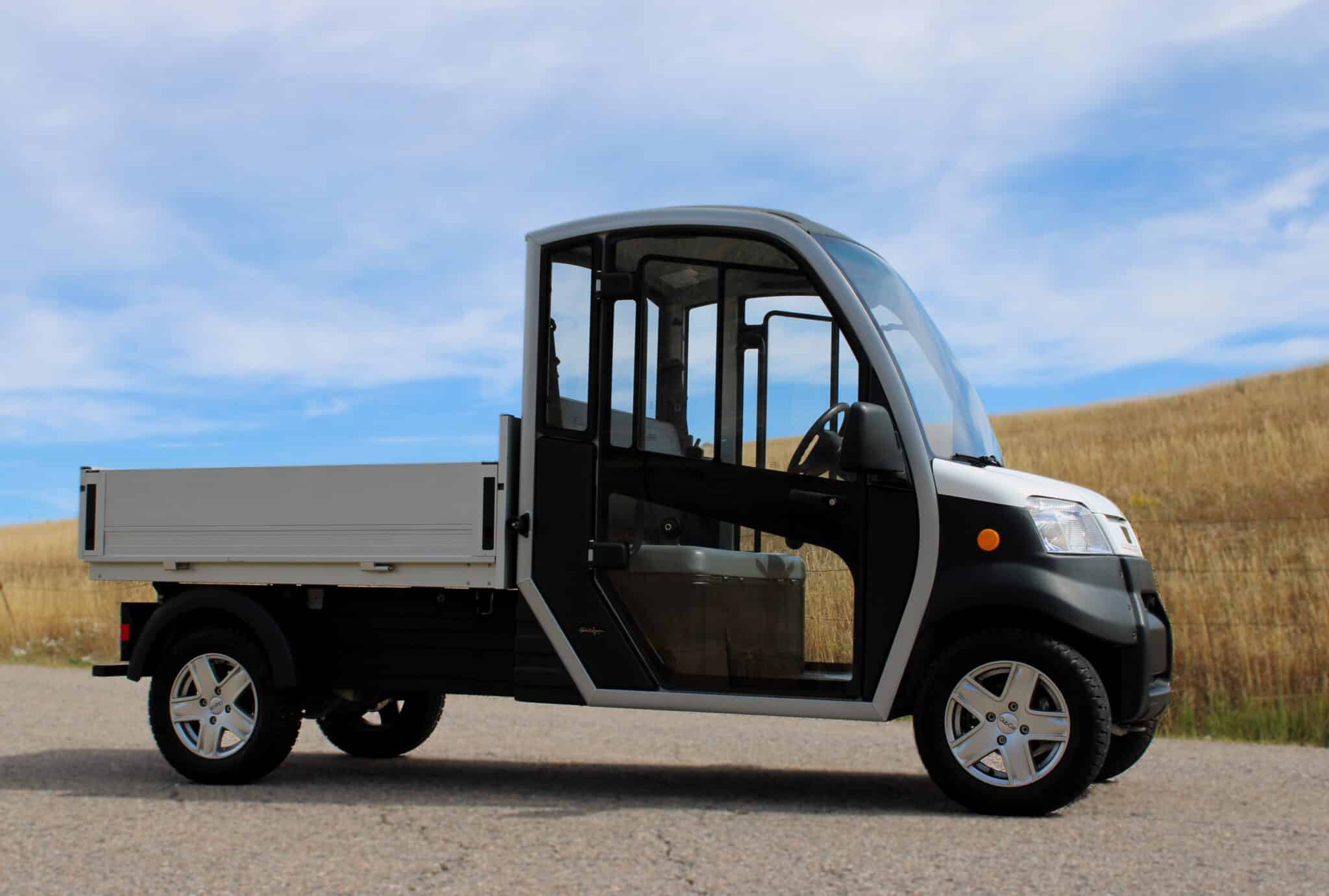 2023 Club Car Urban photo 2